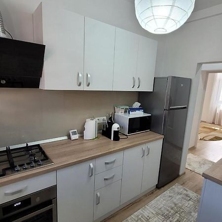 Andy Apartament Petrosani Ngoại thất bức ảnh